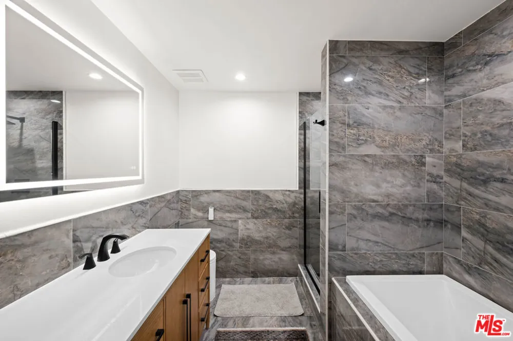 321 Oakhurst Drive #601 Beverly Hills, CA 90210