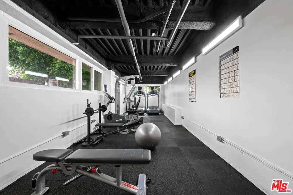 321 Oakhurst Drive #601 Beverly Hills, CA 90210