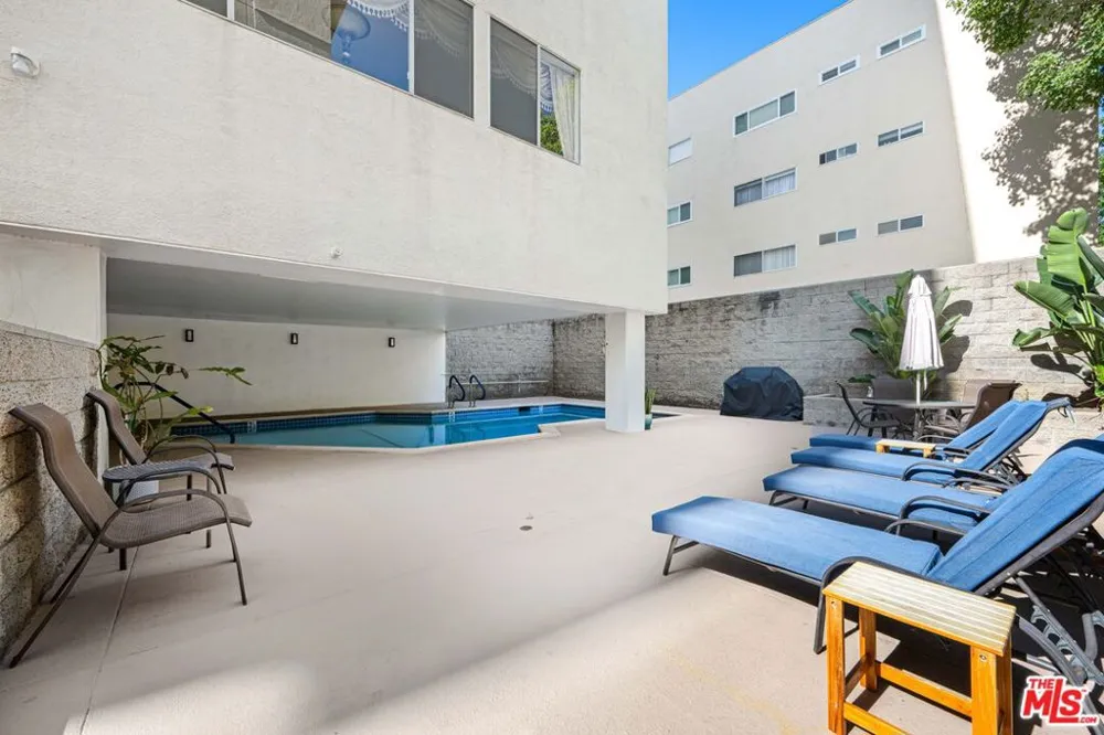 321 Oakhurst Drive #601 Beverly Hills, CA 90210