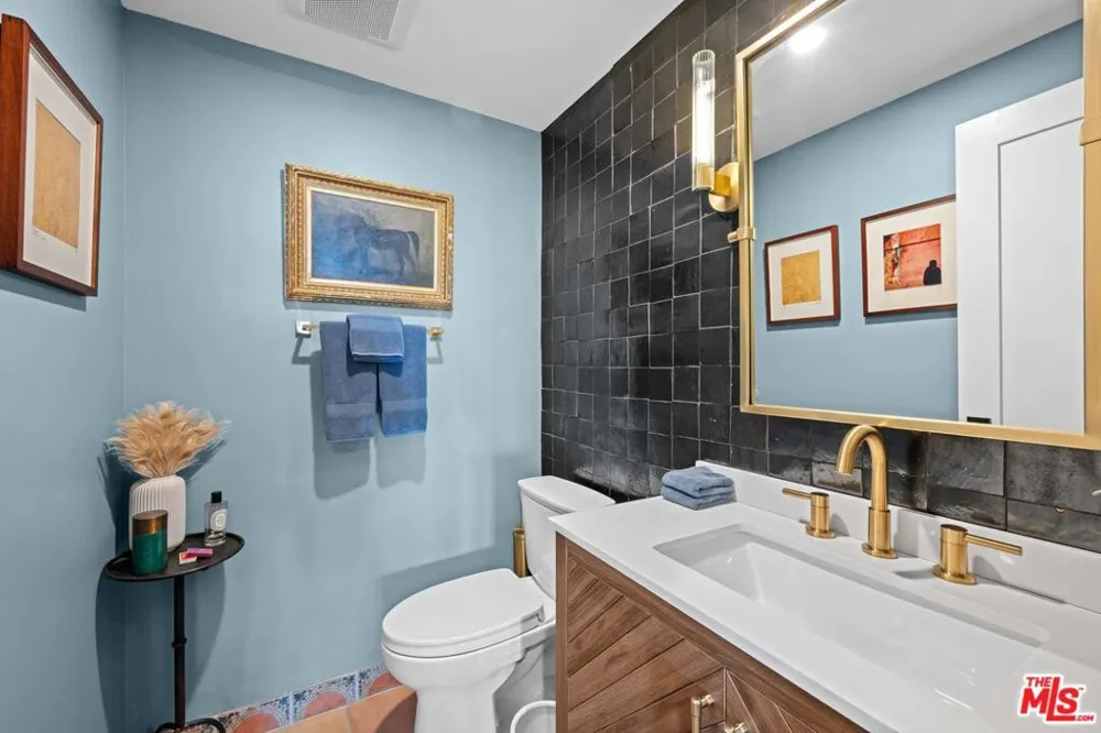 321 Oakhurst Drive #601 Beverly Hills, CA 90210