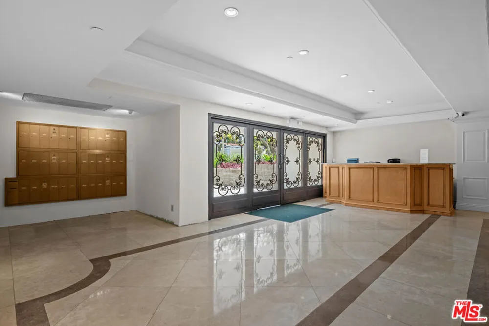 321 Oakhurst Drive #601 Beverly Hills, CA 90210