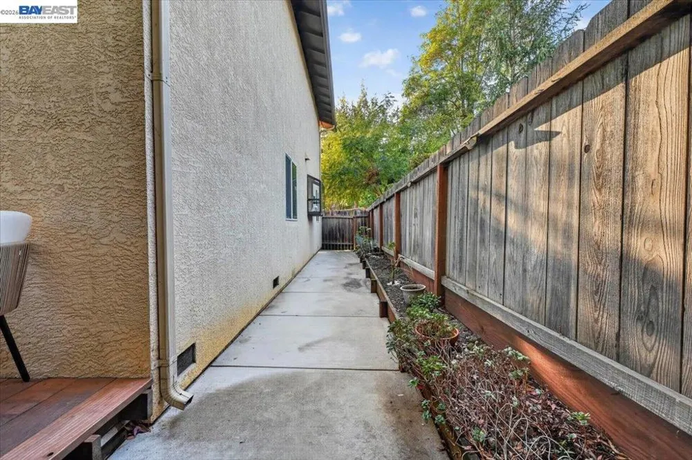 4561 Edwards Ln Castro Valley, CA 94546