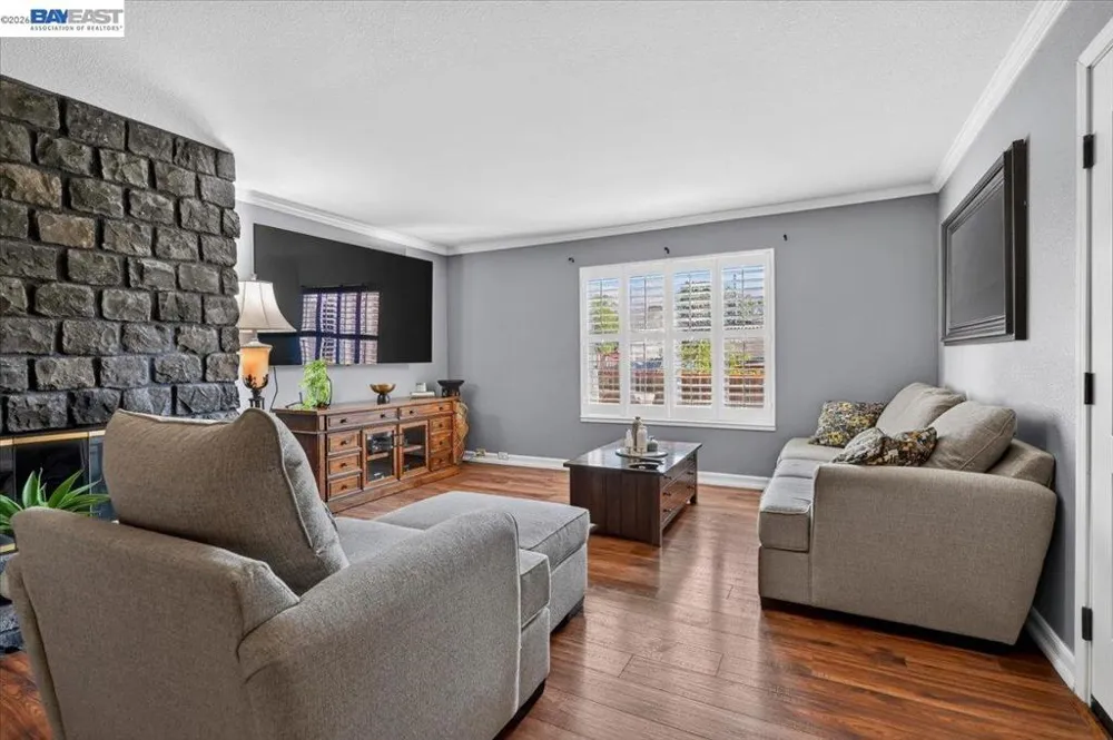 4561 Edwards Ln Castro Valley, CA 94546
