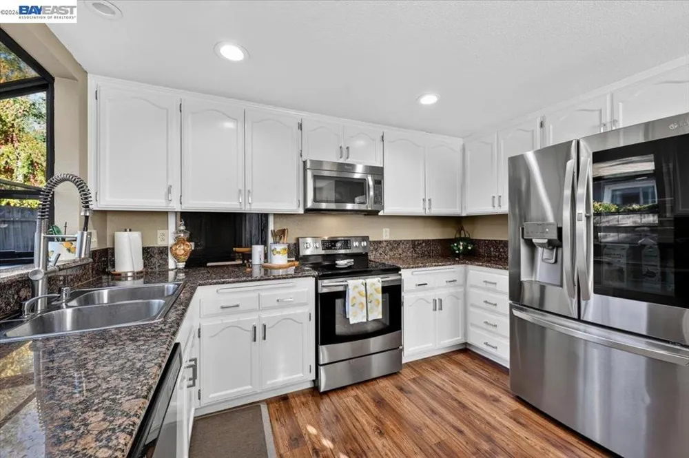 4561 Edwards Ln Castro Valley, CA 94546
