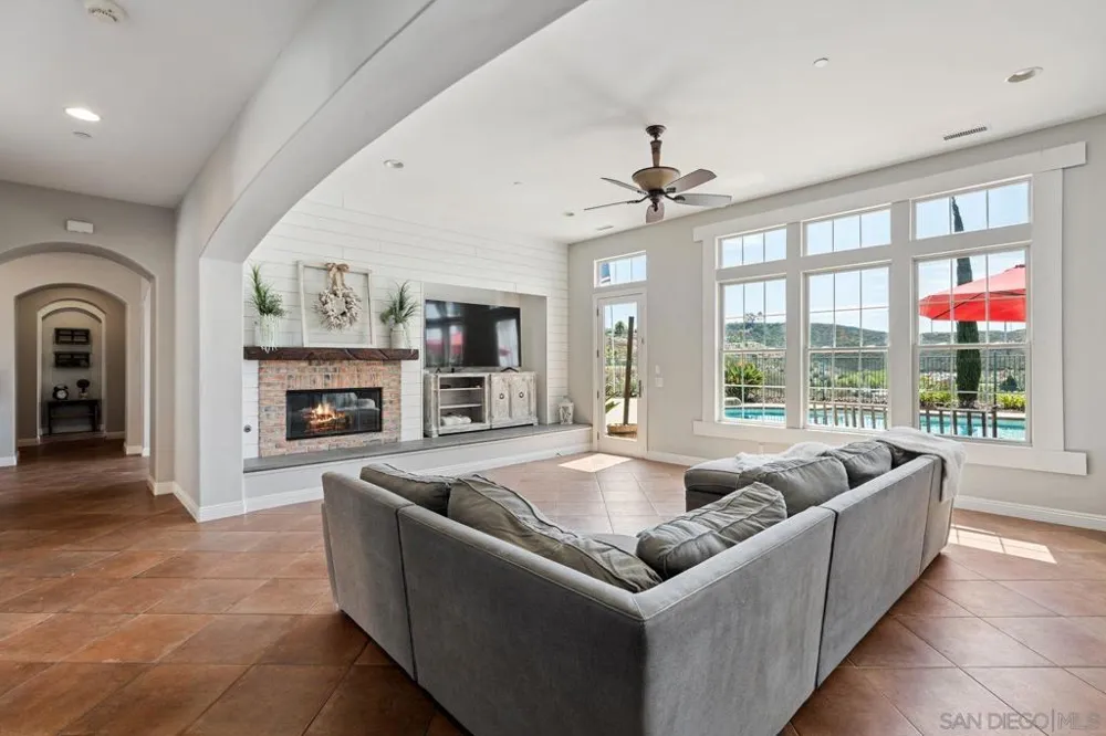 11423 Olive Knoll Court San Diego, CA 92131