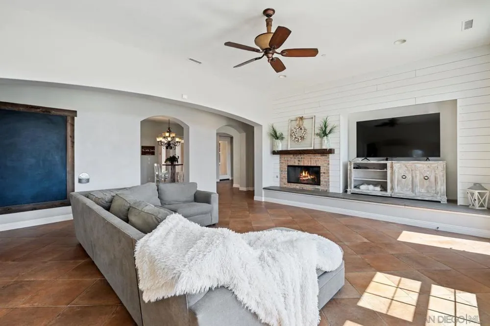 11423 Olive Knoll Court San Diego, CA 92131