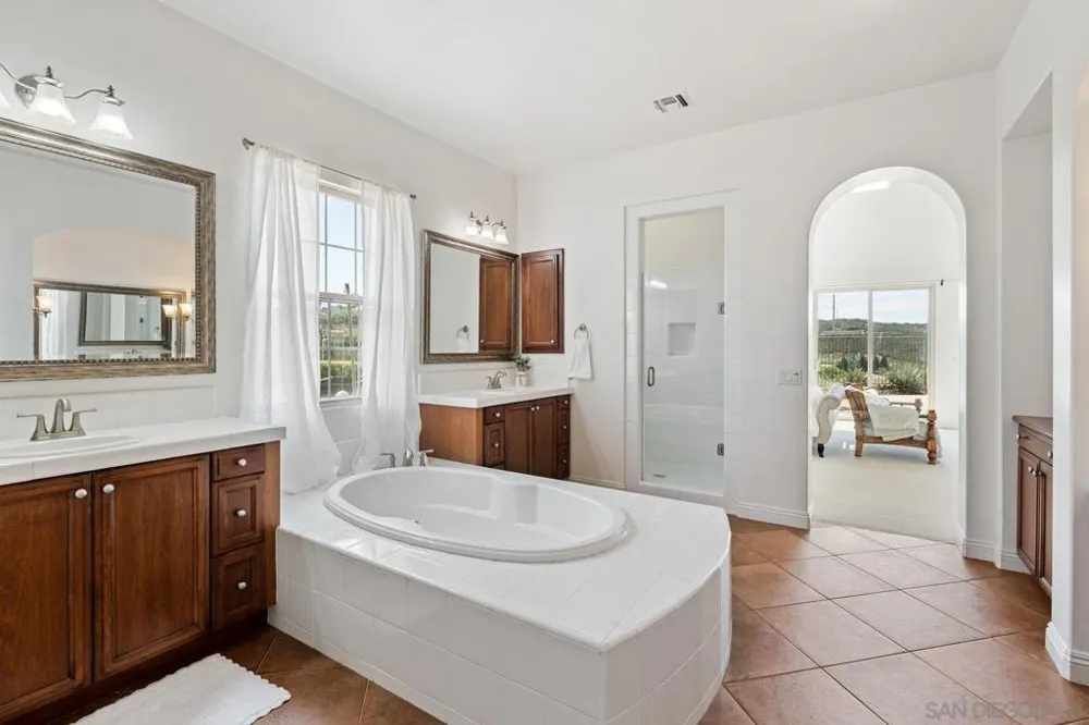 11423 Olive Knoll Court San Diego, CA 92131