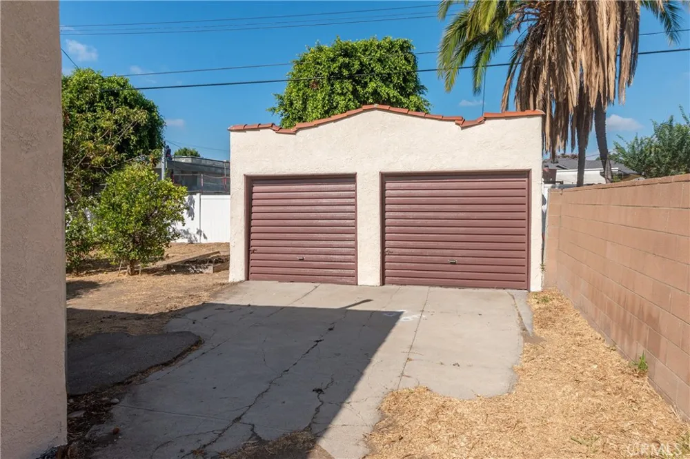 2207 Lamer Street Burbank, CA 91504