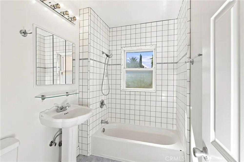 2207 Lamer Street Burbank, CA 91504