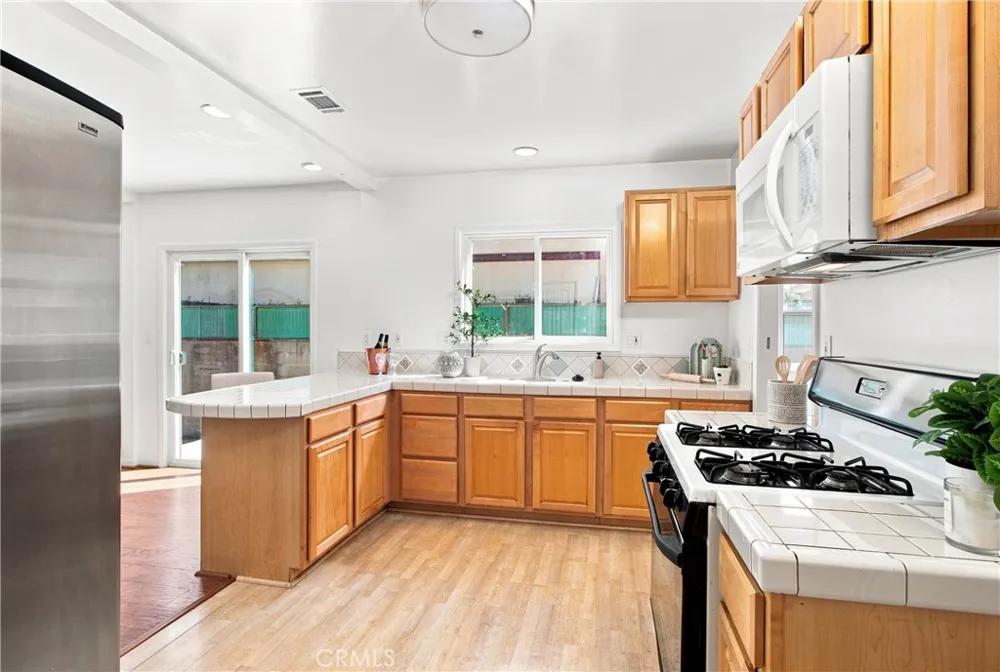 2207 Lamer Street Burbank, CA 91504