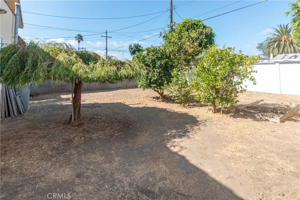 2207 Lamer Street Burbank, CA 91504
