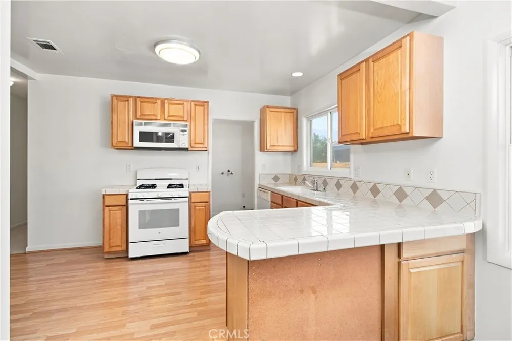 2207 Lamer Street Burbank, CA 91504