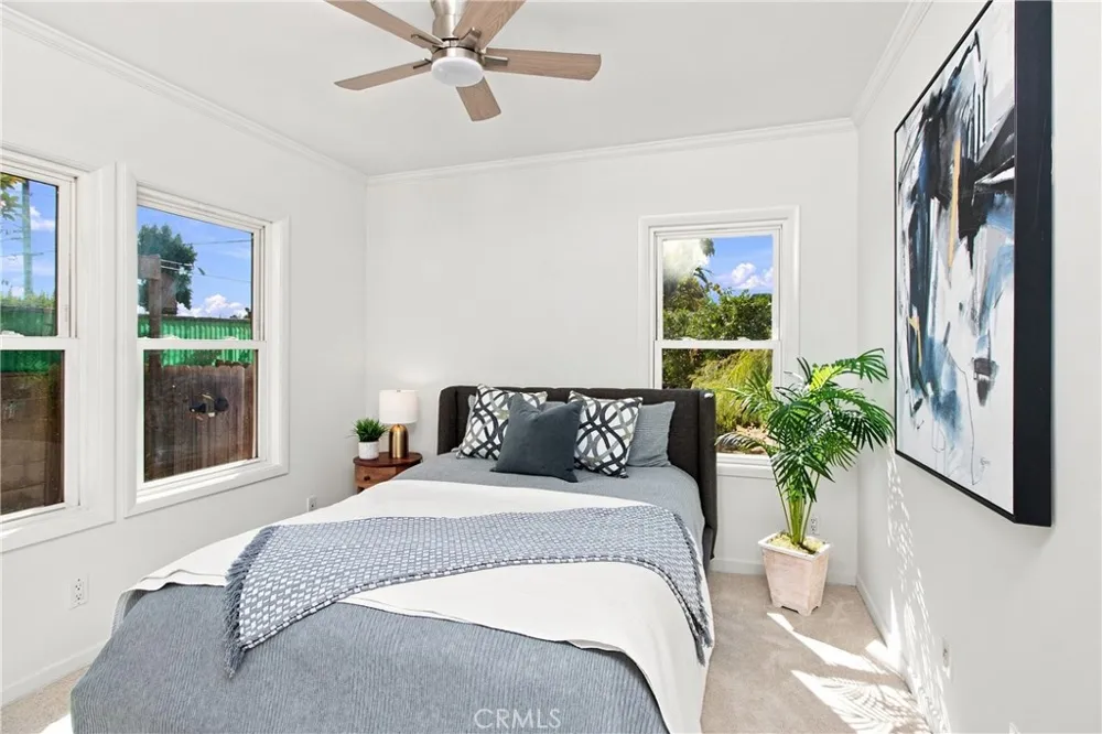 2207 Lamer Street Burbank, CA 91504