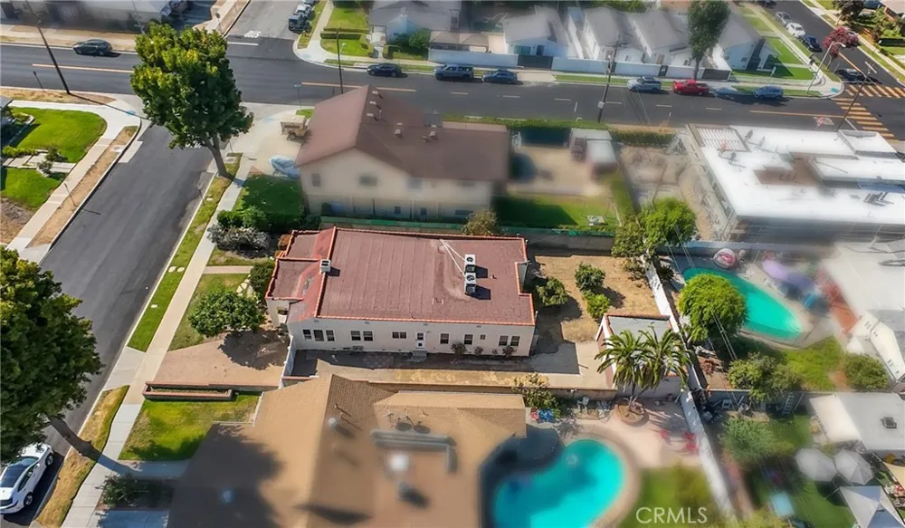 2207 Lamer Street Burbank, CA 91504