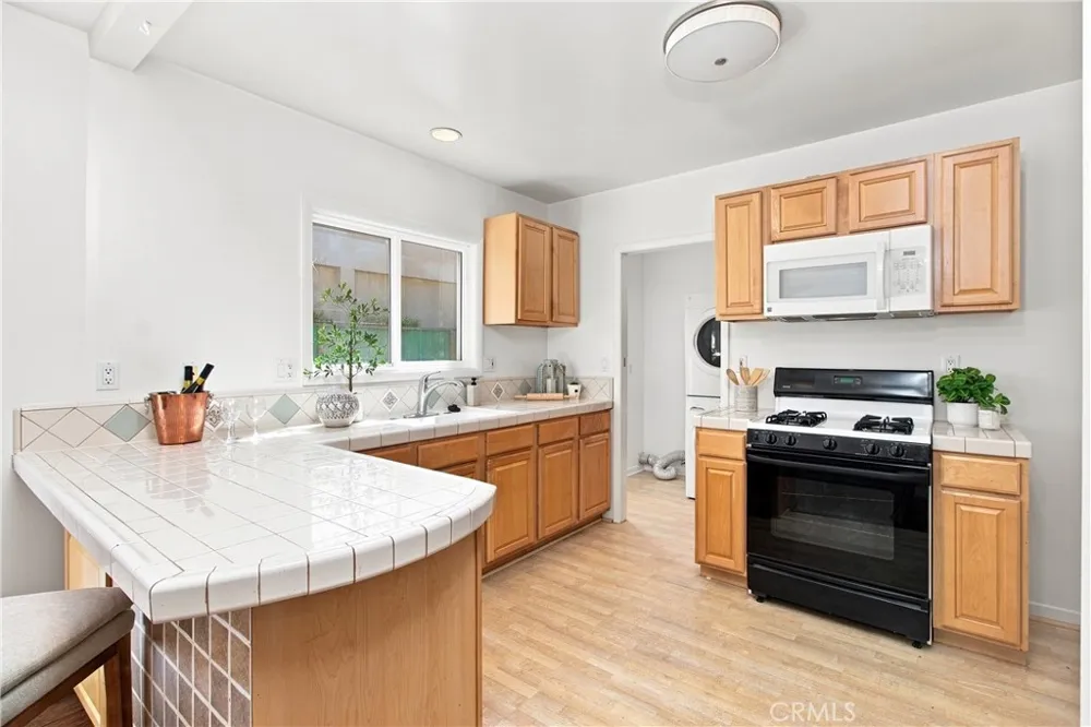2207 Lamer Street Burbank, CA 91504