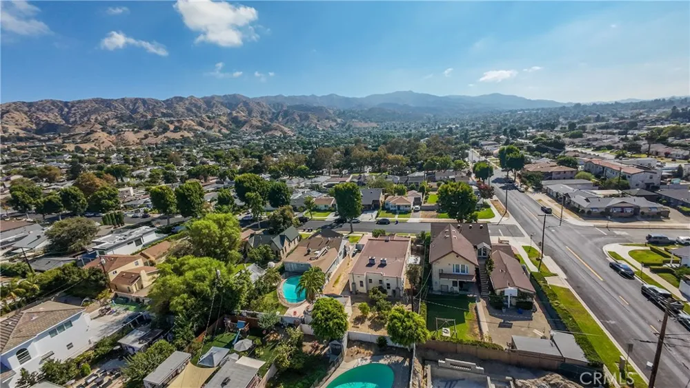 2207 Lamer Street Burbank, CA 91504