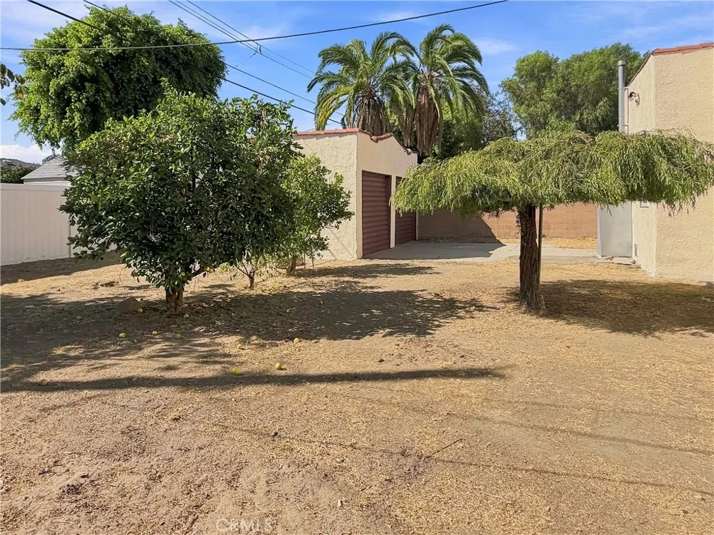 2207 Lamer Street Burbank, CA 91504
