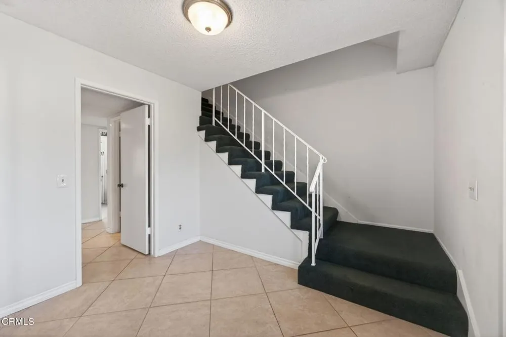 1594 Hobart Drive Camarillo, CA 93010