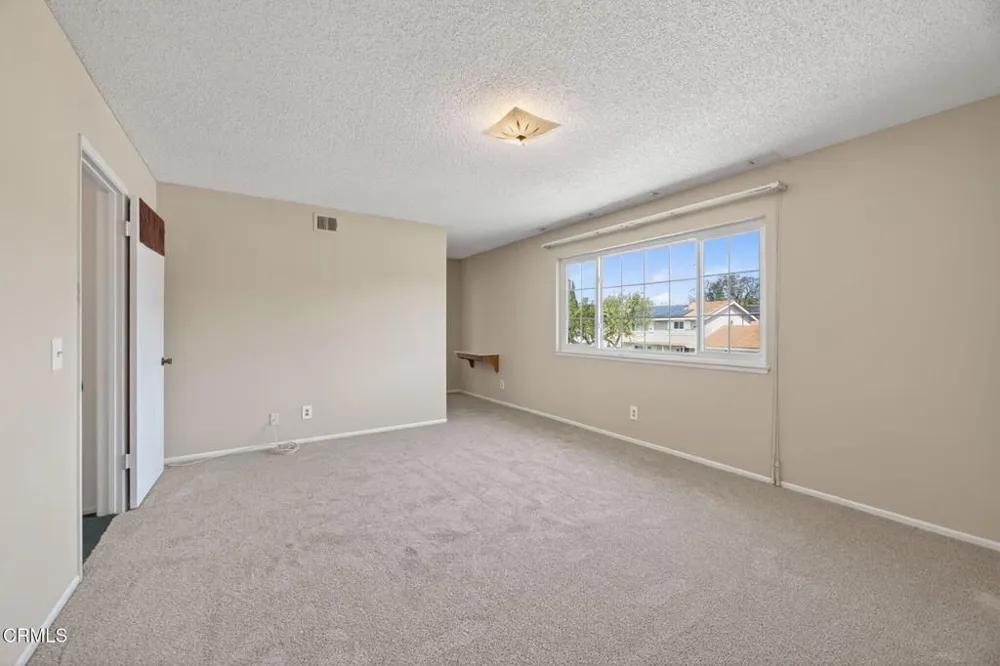 1594 Hobart Drive Camarillo, CA 93010