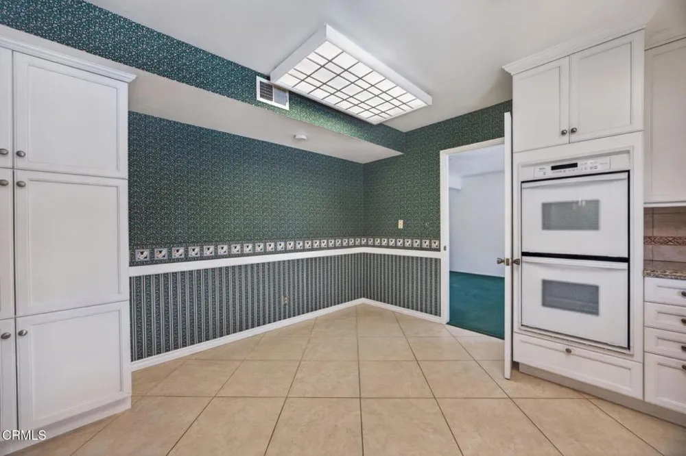 1594 Hobart Drive Camarillo, CA 93010