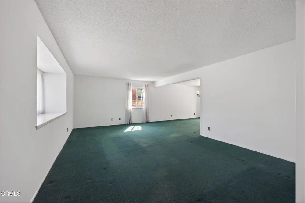 1594 Hobart Drive Camarillo, CA 93010