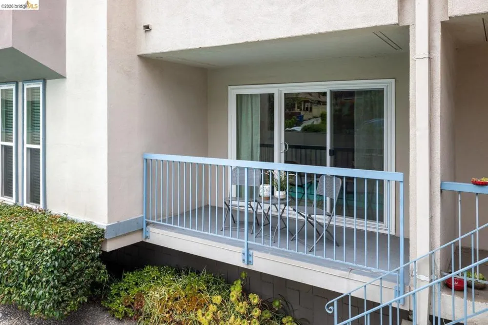 385 Jayne Ave #109 Oakland, CA 94610
