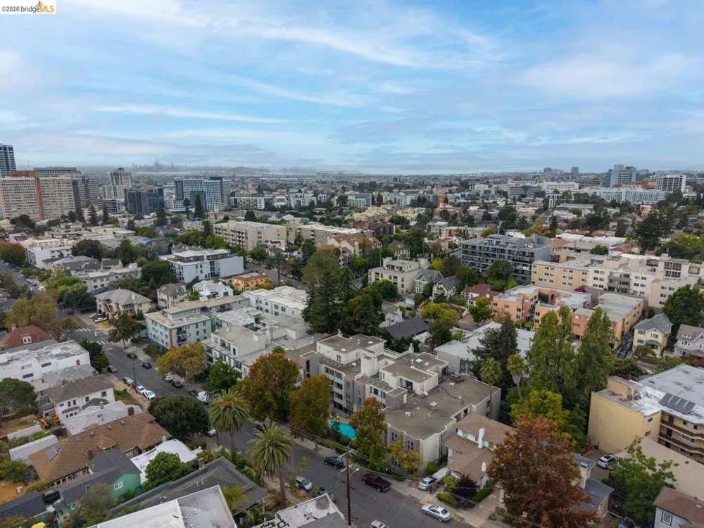 385 Jayne Ave #109 Oakland, CA 94610