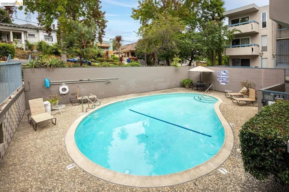 385 Jayne Ave #109 Oakland, CA 94610