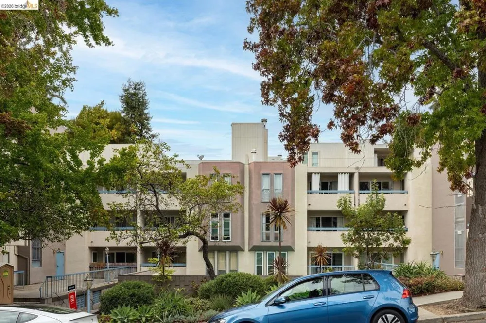 385 Jayne Ave #109 Oakland, CA 94610