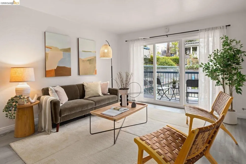 385 Jayne Ave #109 Oakland, CA 94610