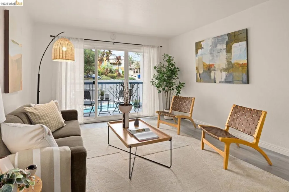 385 Jayne Ave #109 Oakland, CA 94610