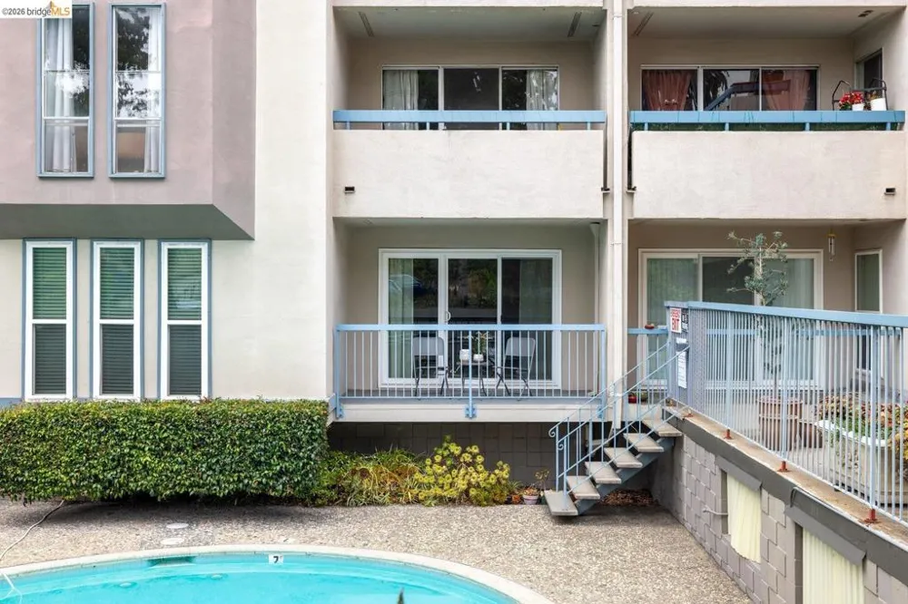 385 Jayne Ave #109 Oakland, CA 94610