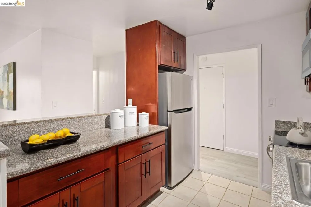 385 Jayne Ave #109 Oakland, CA 94610