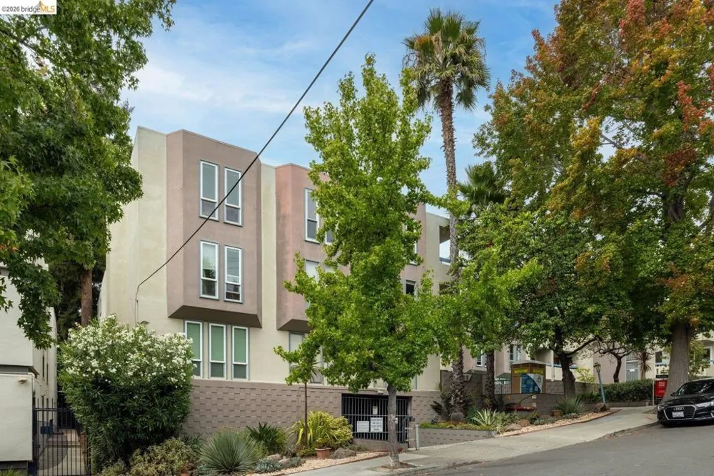385 Jayne Ave #109 Oakland, CA 94610