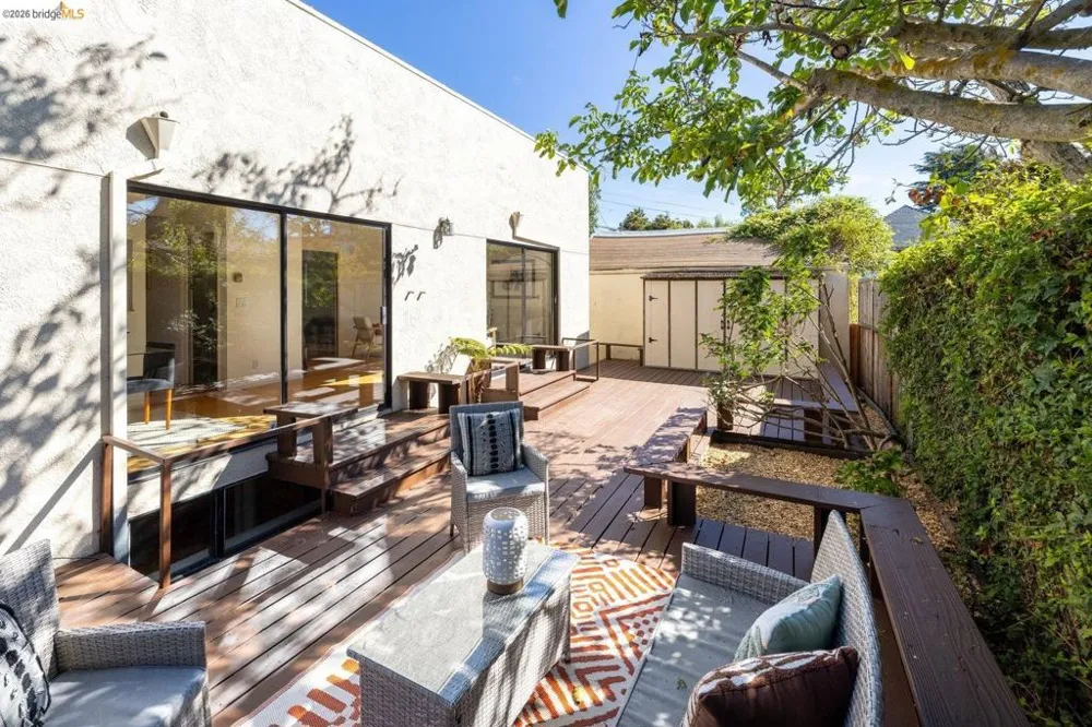 1265 Hopkins St Berkeley, CA 94702