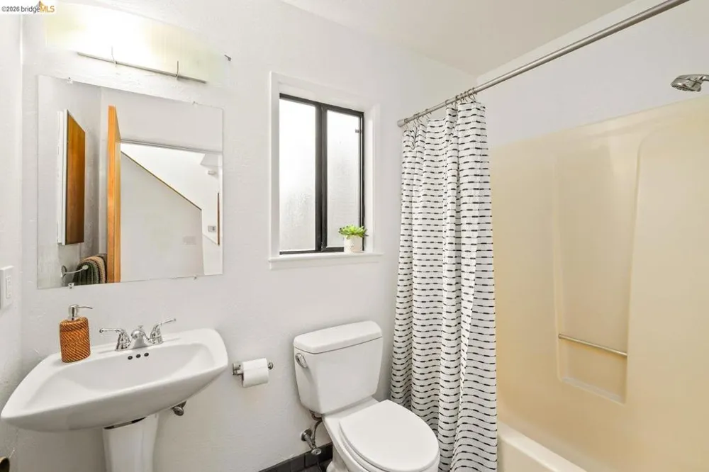 1265 Hopkins St Berkeley, CA 94702