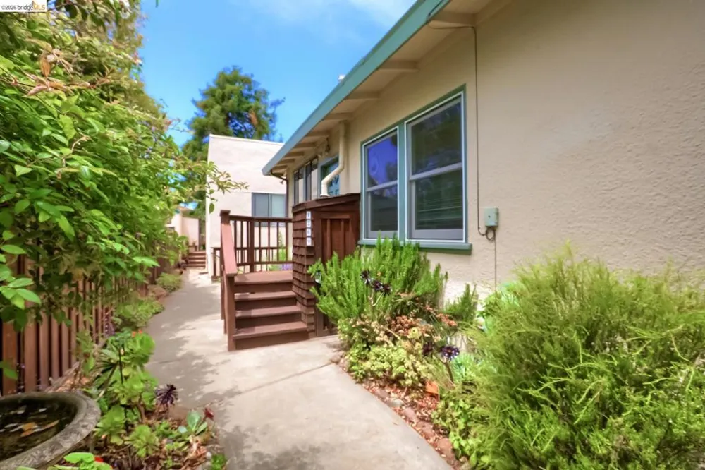 1265 Hopkins St Berkeley, CA 94702