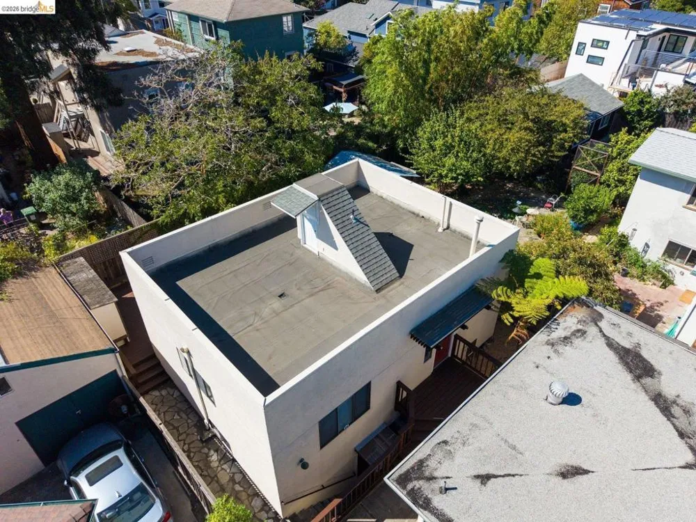 1265 Hopkins St Berkeley, CA 94702
