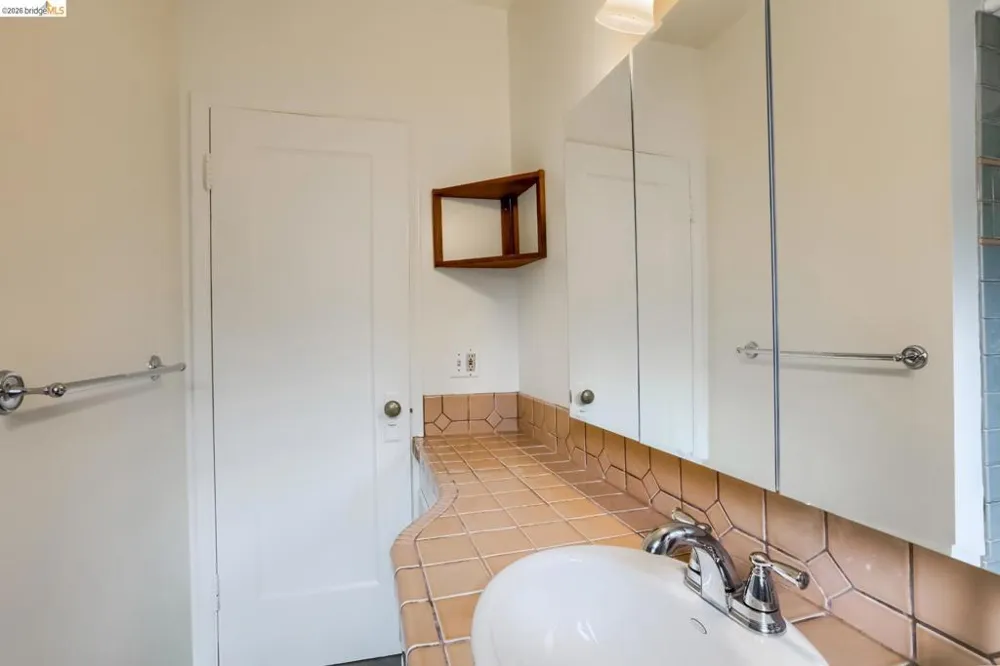 1269 Hopkins St Berkeley, CA 94702