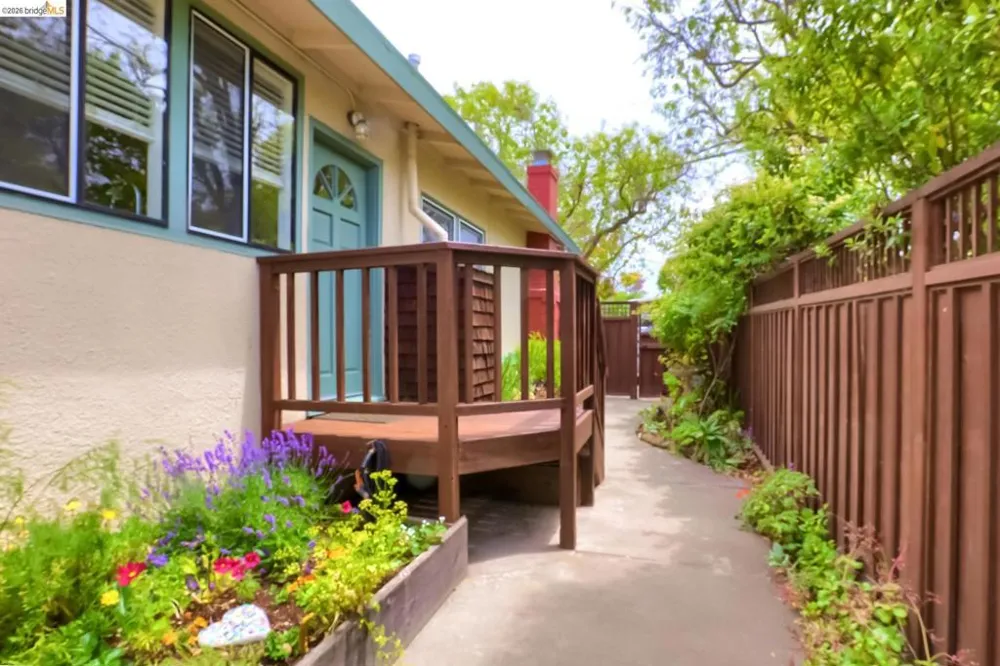 1269 Hopkins St Berkeley, CA 94702