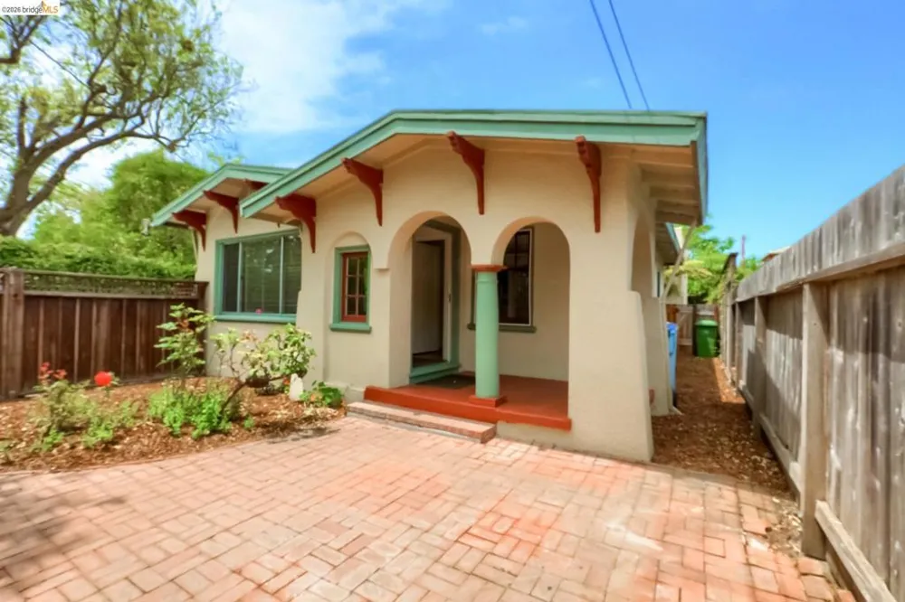 1269 Hopkins St Berkeley, CA 94702