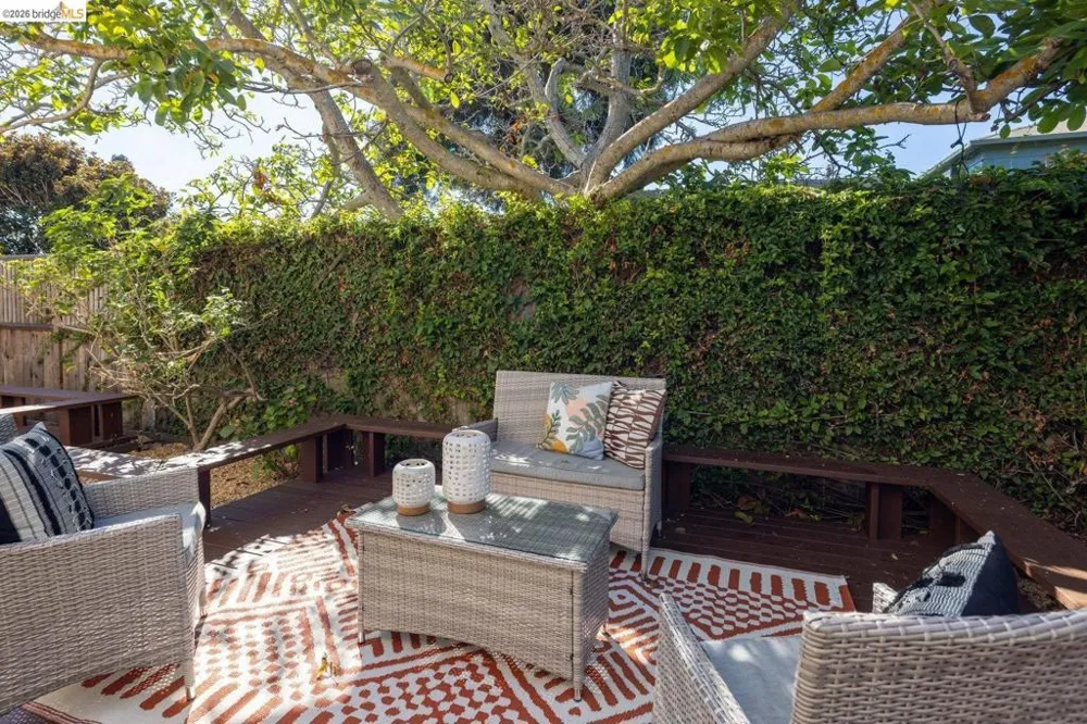 1269 Hopkins St Berkeley, CA 94702