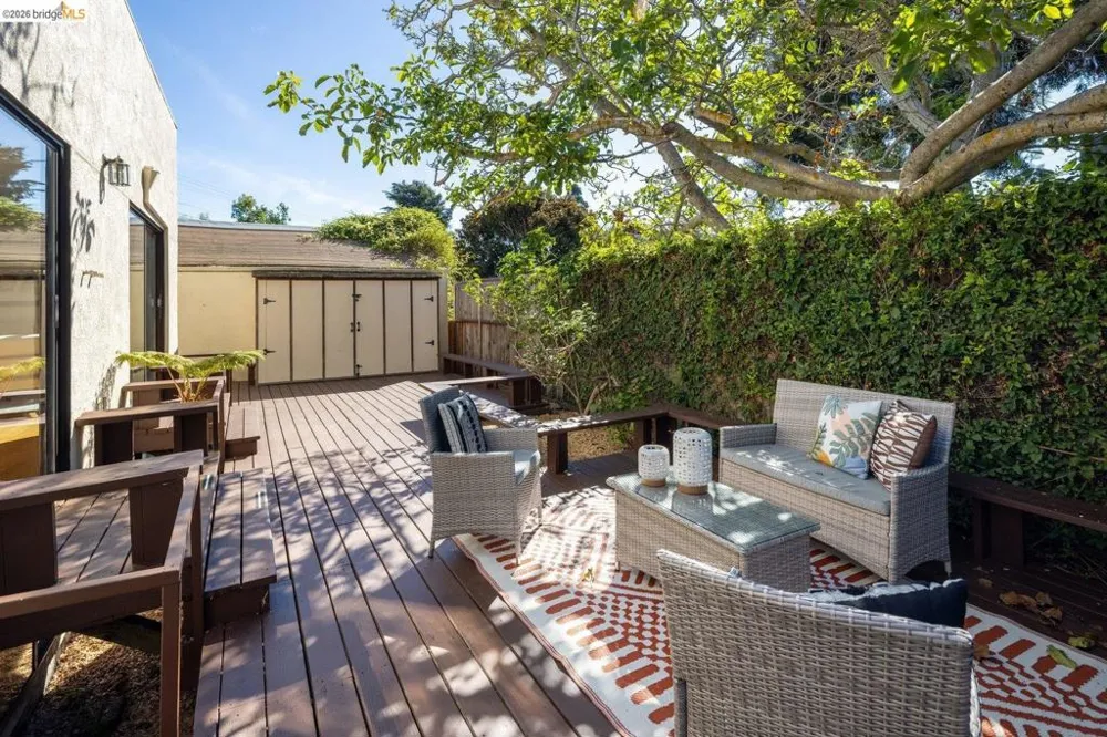 1269 Hopkins St Berkeley, CA 94702