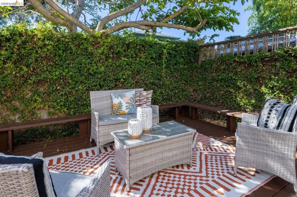 1269 Hopkins St Berkeley, CA 94702