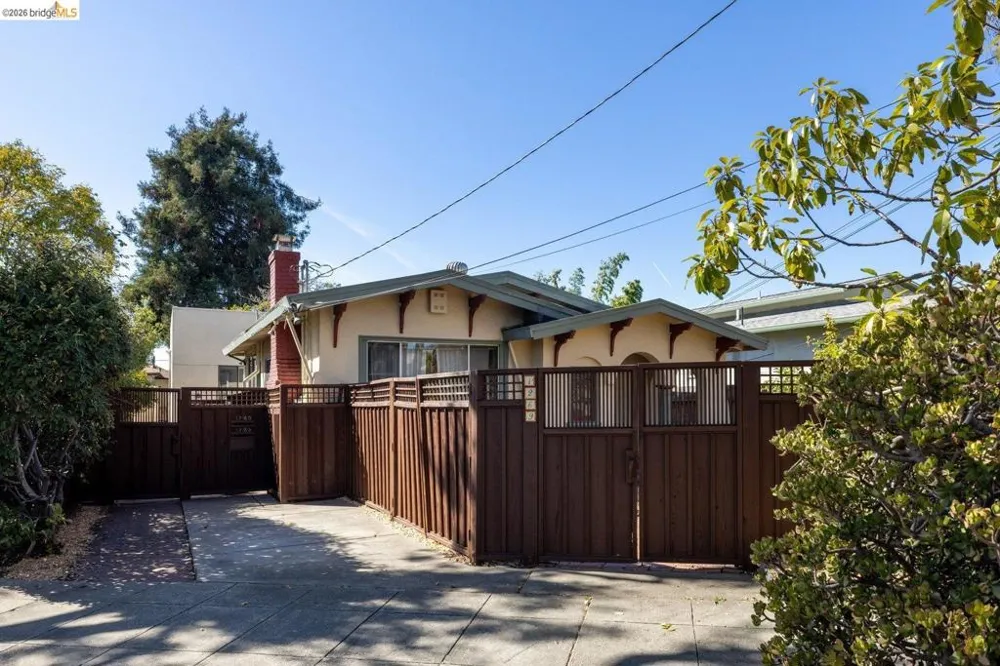 1269 Hopkins St Berkeley, CA 94702