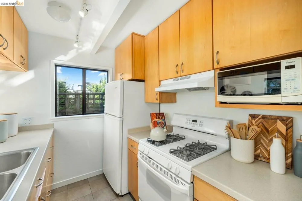 1269 Hopkins St Berkeley, CA 94702