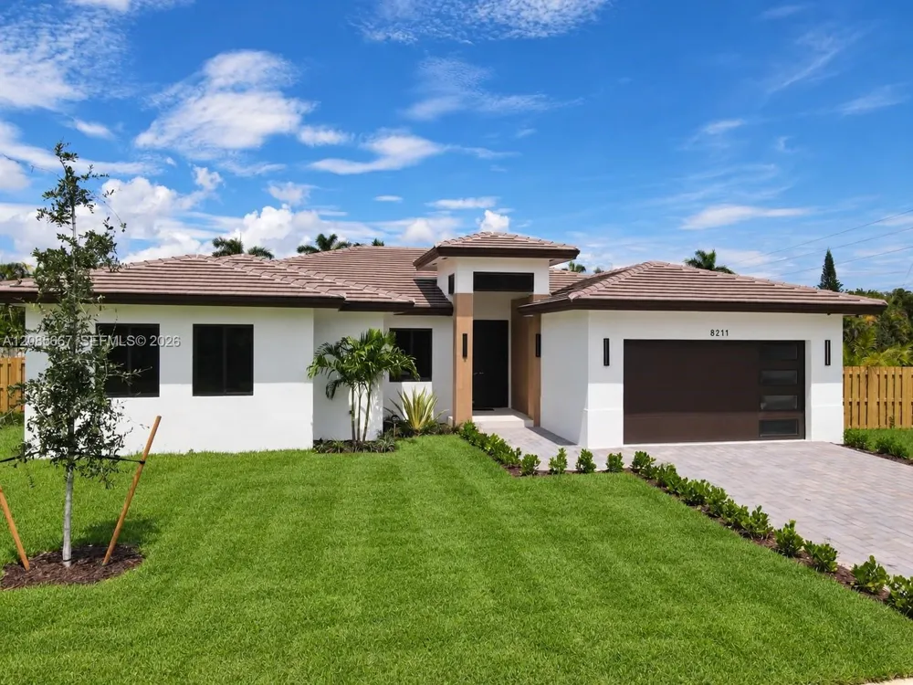 8211 SW 193rd Ter Cutler Bay, FL 33157