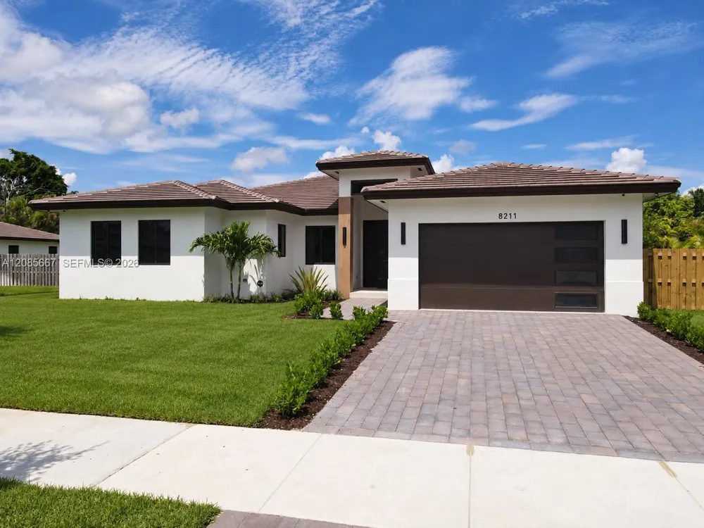8211 SW 193rd Ter Cutler Bay, FL 33157