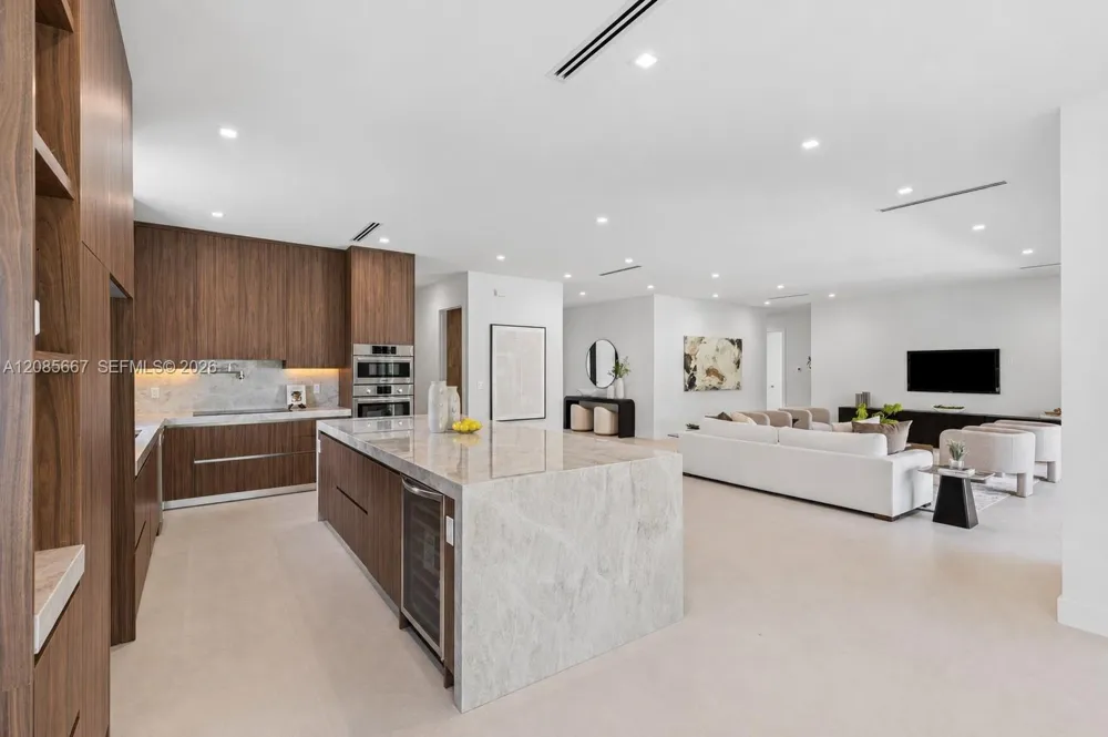 8211 SW 193rd Ter Cutler Bay, FL 33157