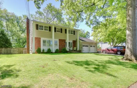 93 Summit Ct